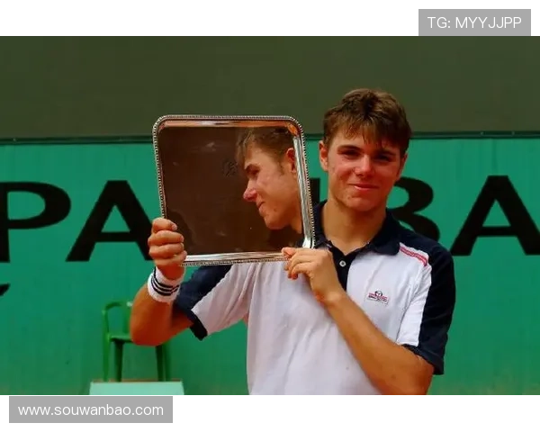 瓦林卡强势回归夺得2025年硬地巡回赛首胜再现昔日巅峰风采