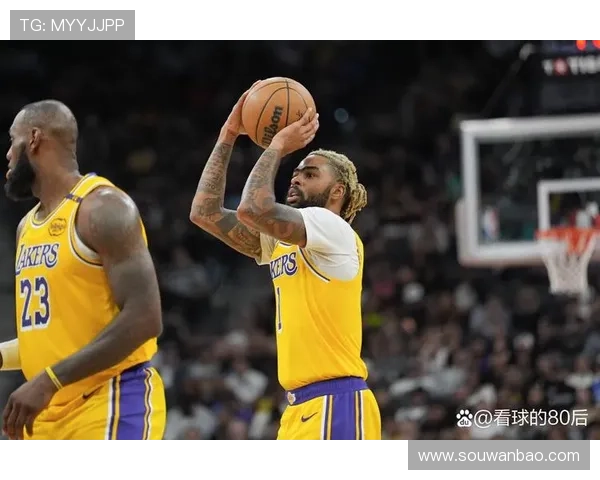 开拓者对阵湖人艾顿精彩表现全程集锦 助力球队挑战强敌 开拓者对阵湖人艾顿精彩表现全程集锦 助力球队挑战强敌